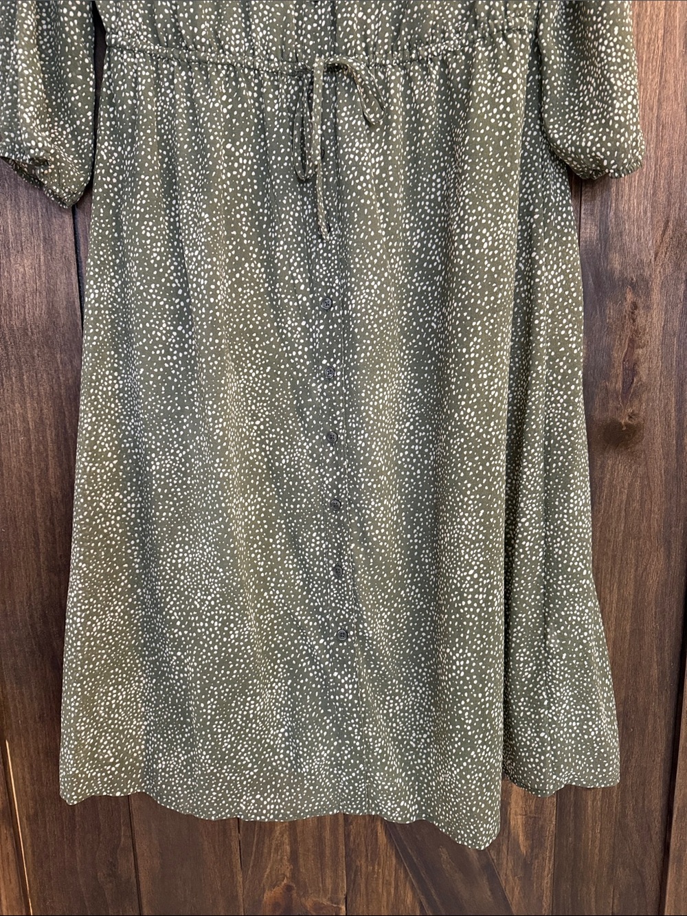 41 Hawthorn Olive Green Button-Front Midi Dress with Dotted Print - Picture 5 of 7